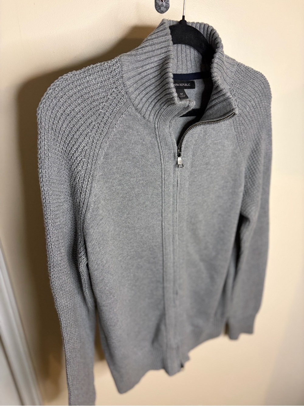 Banana Republic Men's Light Gray Full-Zip Knit Sweater #1305